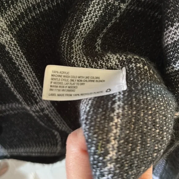 Merona black/white plaid asymmetrical sweater cardigan. Size medium. - Picture 6 of 6